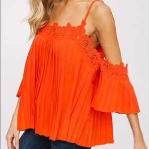 LAST ONE ☝️ ZINNIA Cold Shoulder Top